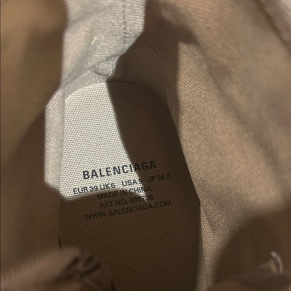 Balenciaga Paris High Top Sneaker BB Monogram - Picture 4 of 4